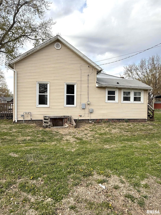 5 N 8th Ave, Canton, IL 61520 - photo 2
