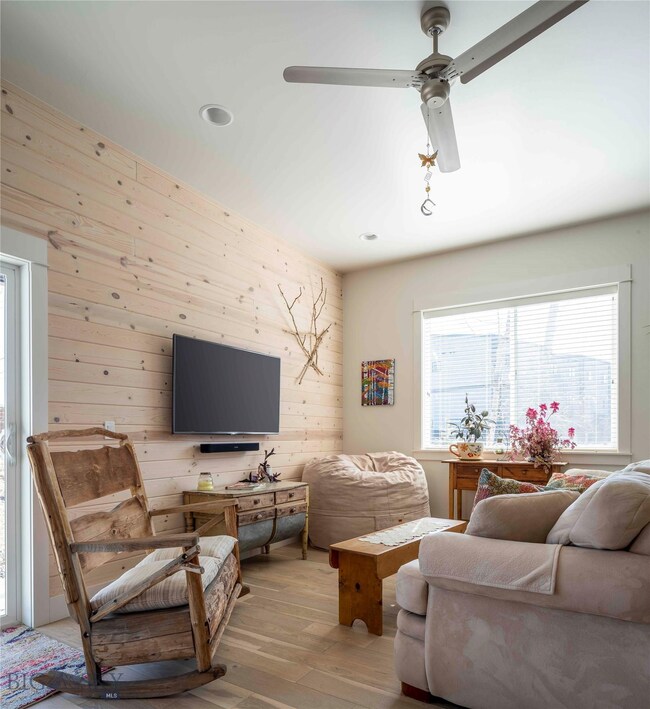 10' ceilings