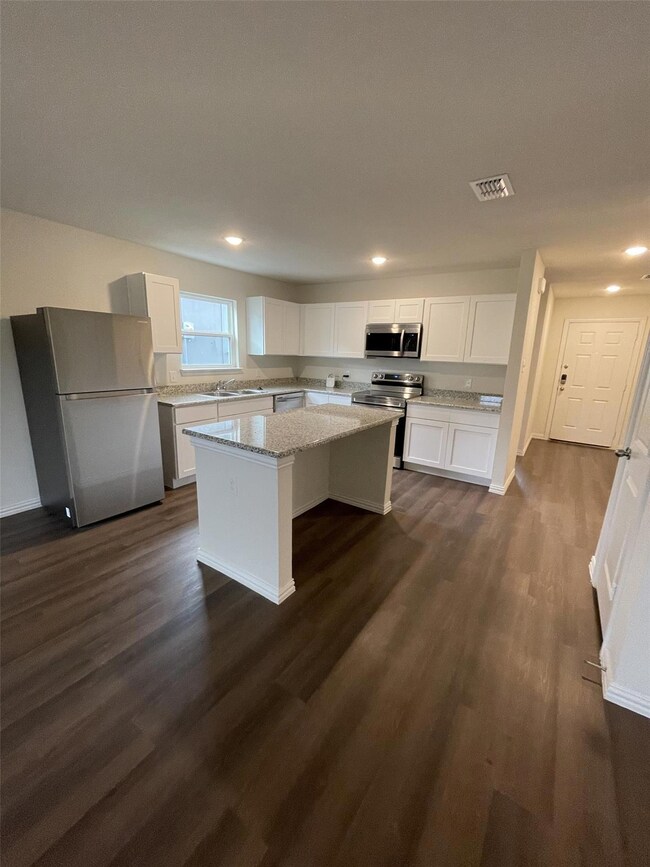 414 W Munson St, Denison, TX 75020 - photo 5