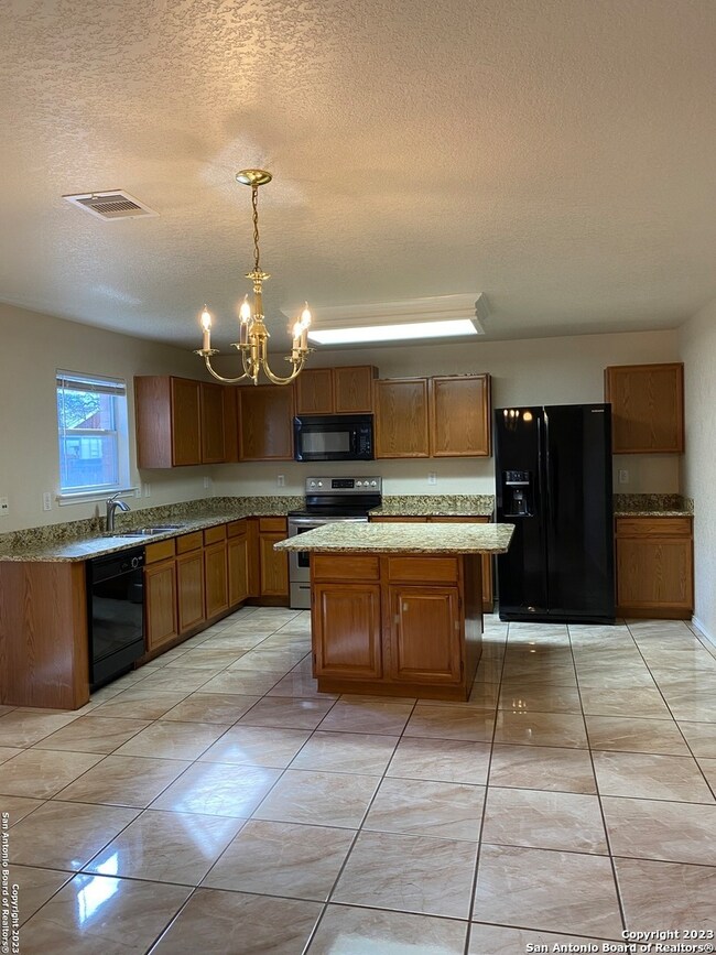 7816 Midnight Stage, San Antonio, TX 78255 - photo 6