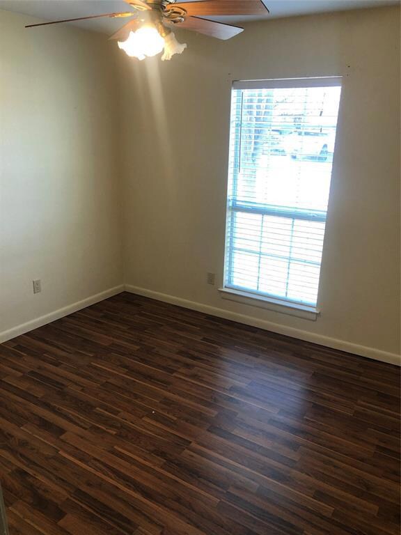 732 Hallvale Dr, Fort Worth, TX 76108 - photo 5