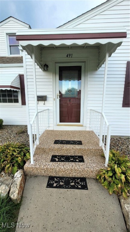 491 W Wilson St, Struthers, OH 44471 - photo 4