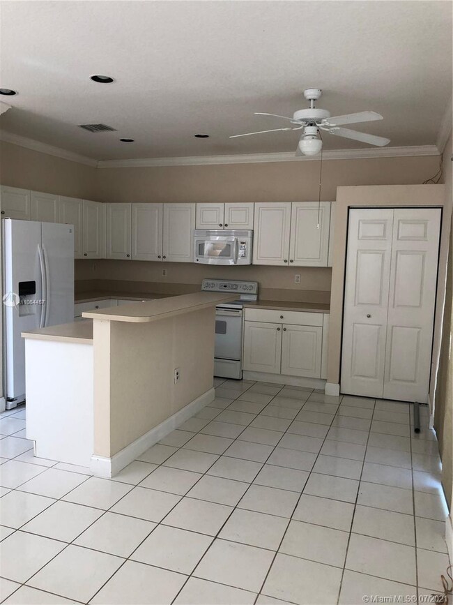 18781 SW 28th Ct, Miramar, FL 33029 - photo 6