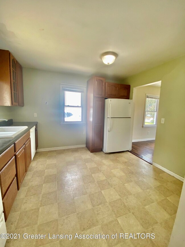 914 Mel Ave, Lansing, MI 48911 - photo 5