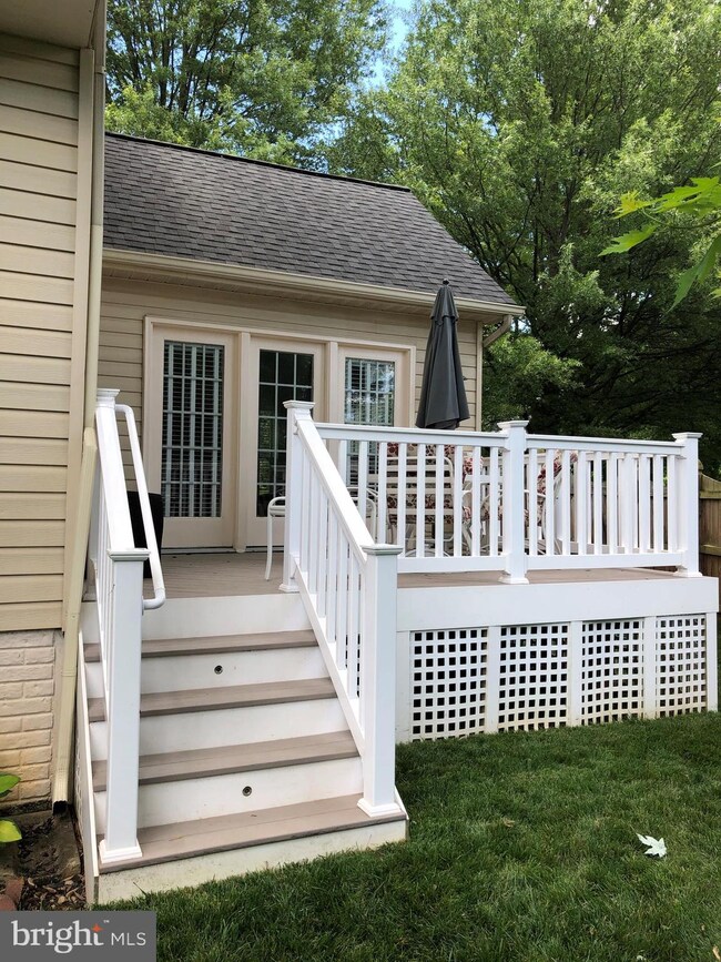 12320 Chagall Dr, North Potomac, MD 20878 - photo 3