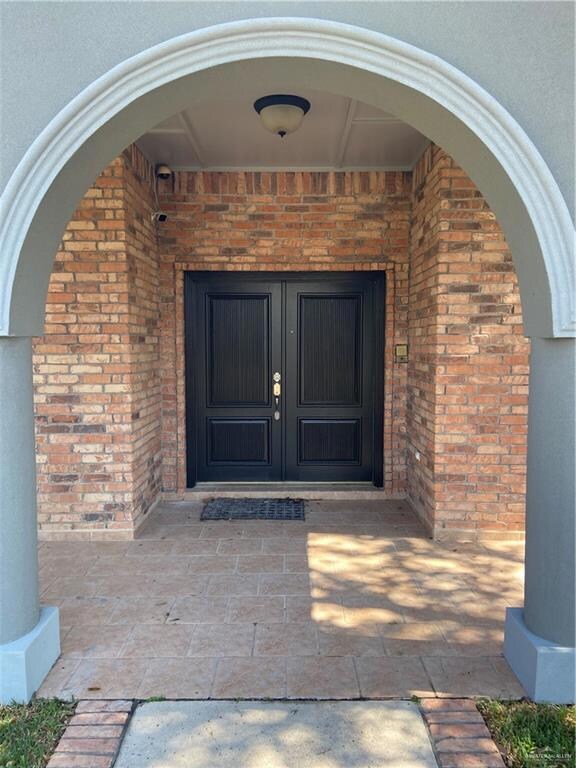 407 S Woodland Dr, Pharr, TX 78577 - photo 2