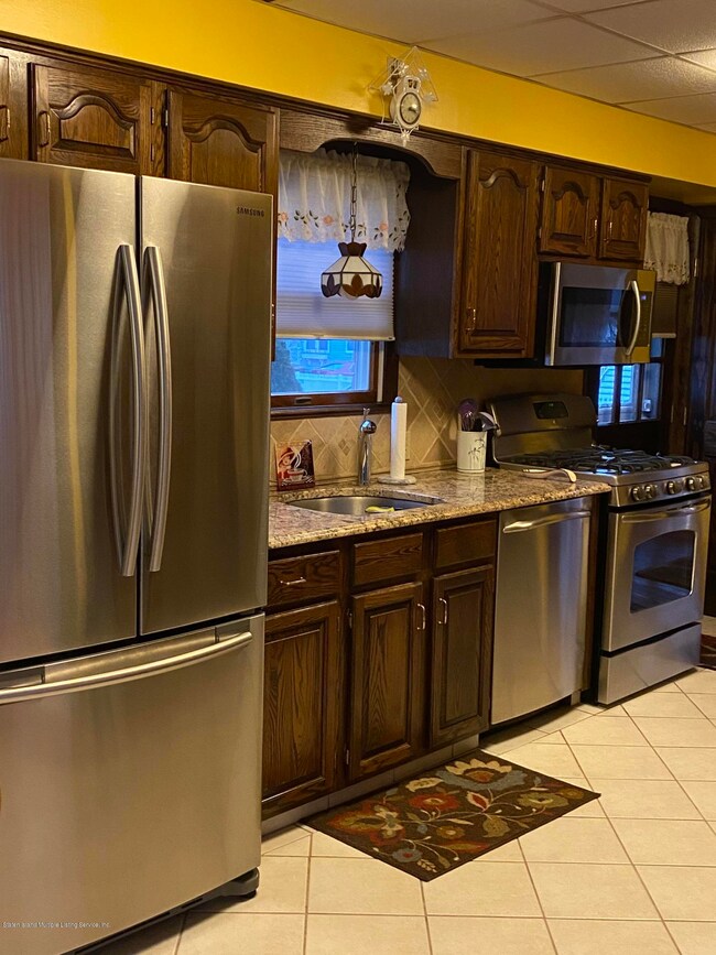 258 Dubois Ave, Staten Island, NY 10310 - photo 7
