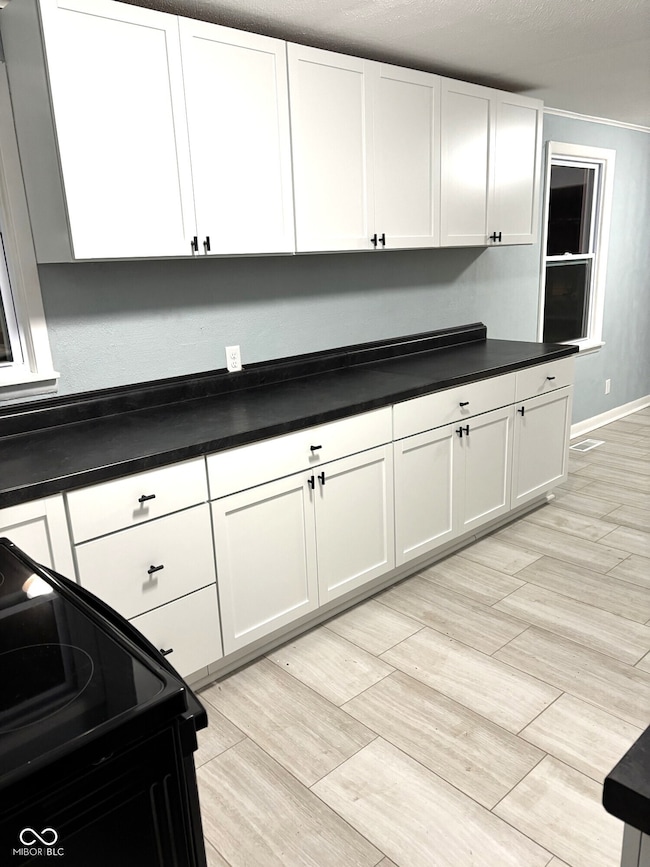 401 Elva St, Anderson, IN 46013 - photo 4