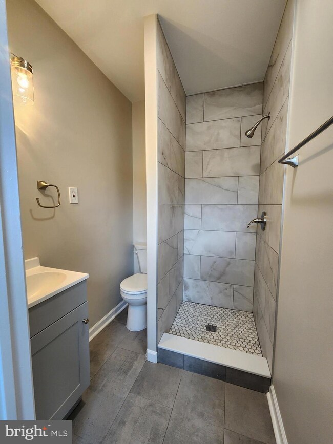 4400 Main St unit 3C, Philadelphia, PA 19127 - photo 4