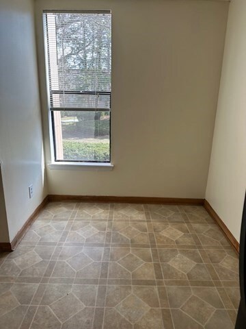 54 Shrewsbury Green Dr unit F, Shrewsbury, MA 01545 - photo 6