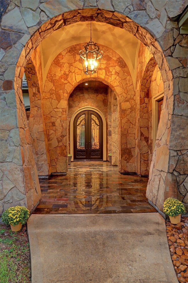 10703 Clubhouse Cir, Magnolia, TX 77354 - photo 7