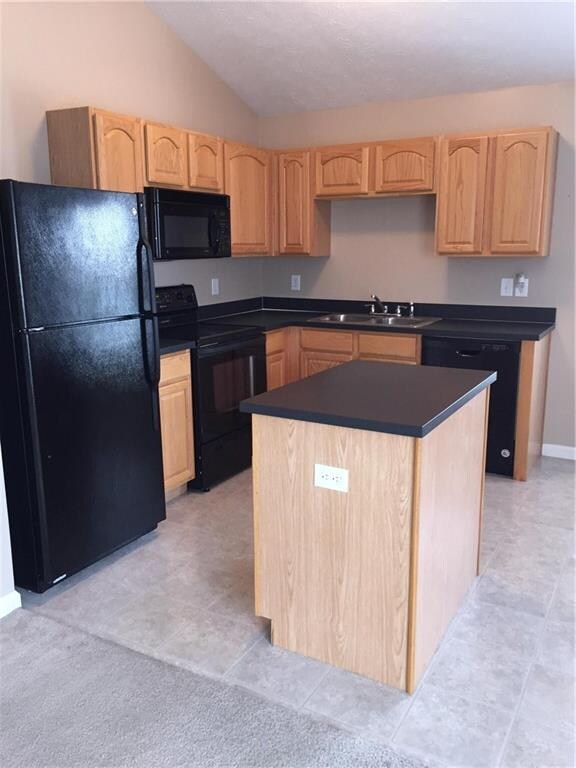 12155 Pebble St unit 1200, Fishers, IN 46038 - photo 5