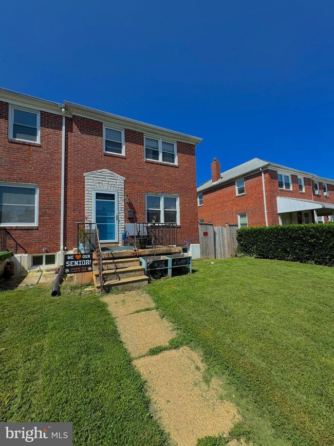 44 S Hawthorne Rd, Middle River, MD 21220 - photo 2