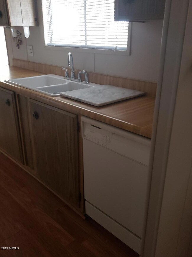 707 yavapai kitchen 3