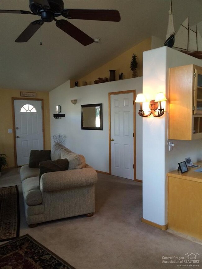 2105 NE Kim Ln, Bend, OR 97701 - photo 6