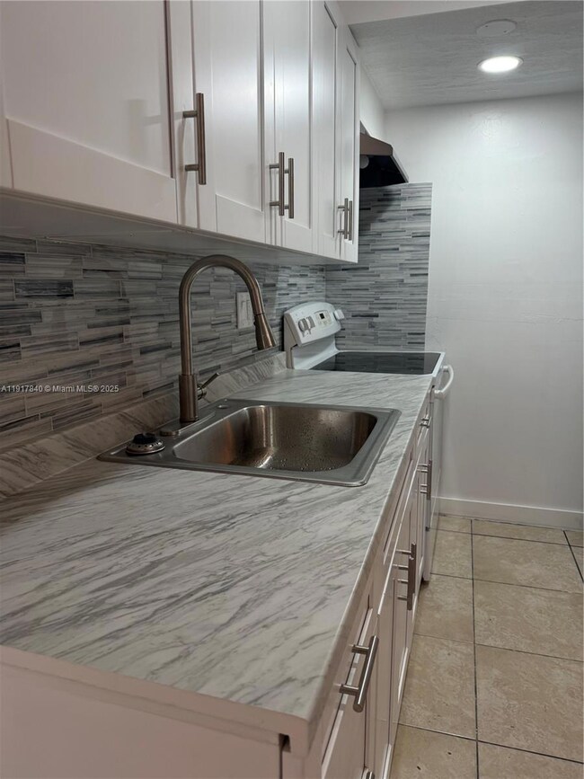 4301 NW 19th St unit 73, Lauderhill, FL 33313 - photo 6