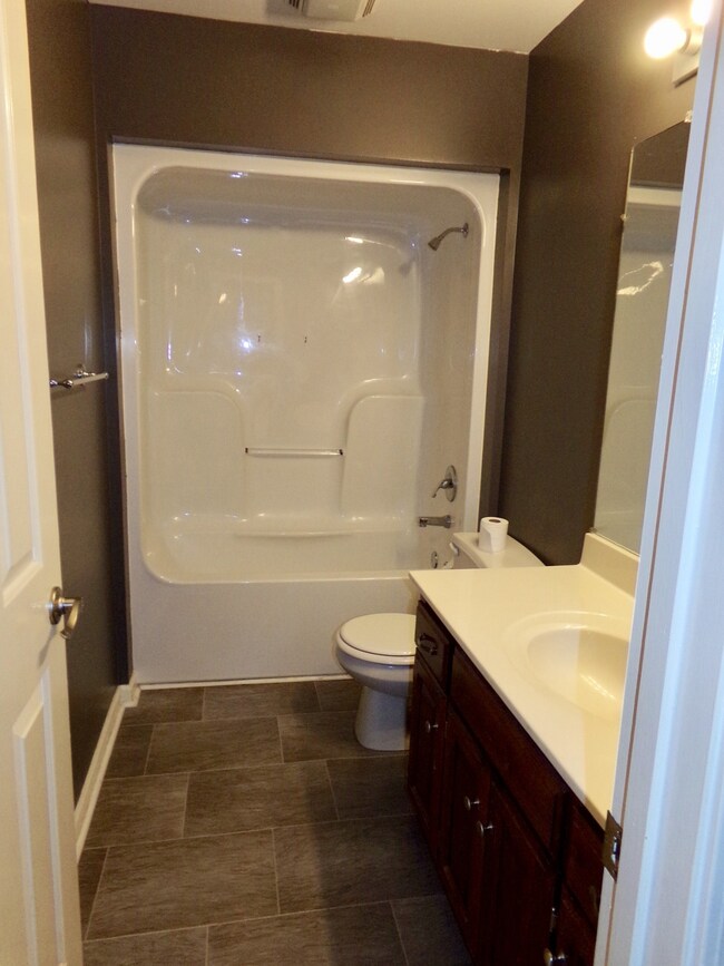 671 W Doak Rd, Manchester, TN 37355 - photo 6