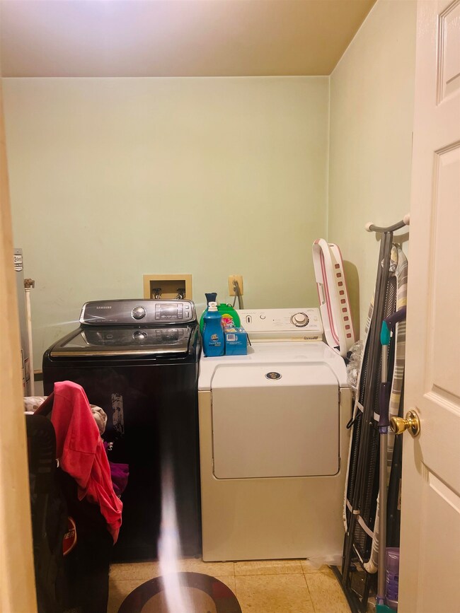 8 Walnut St unit 12H, Jersey City, NJ 07305 - photo 5