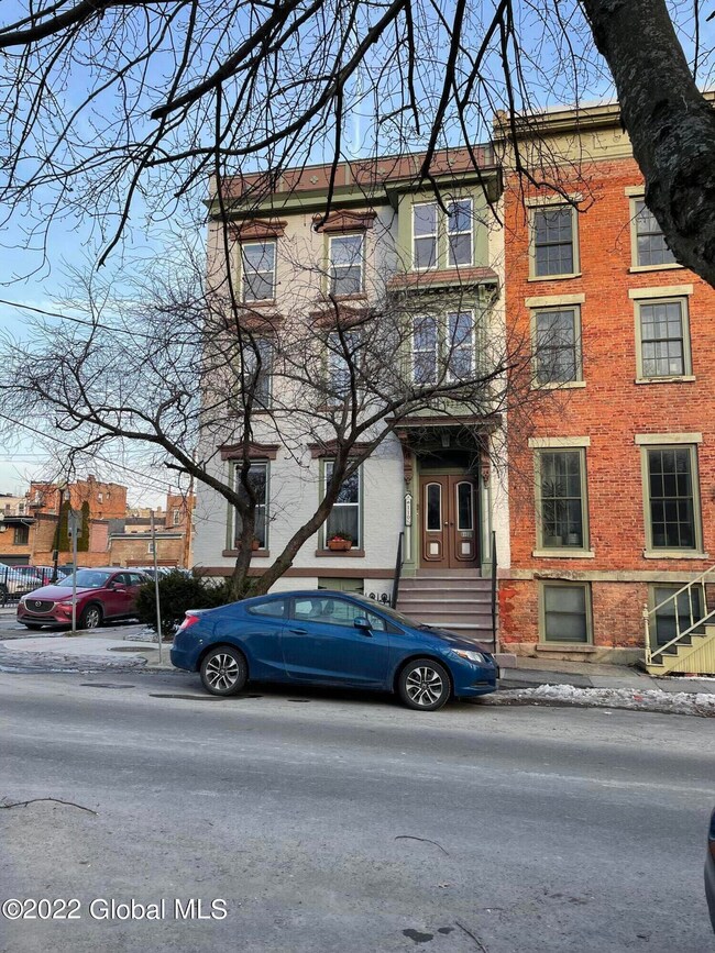 110 First Street photo 2