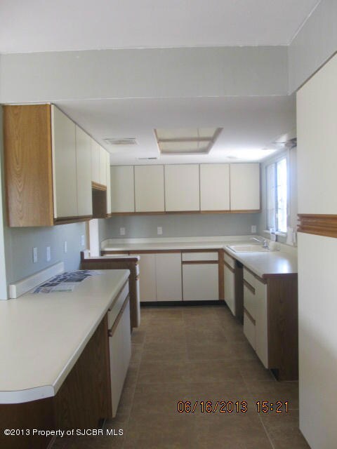 2301 N Western Ave 013