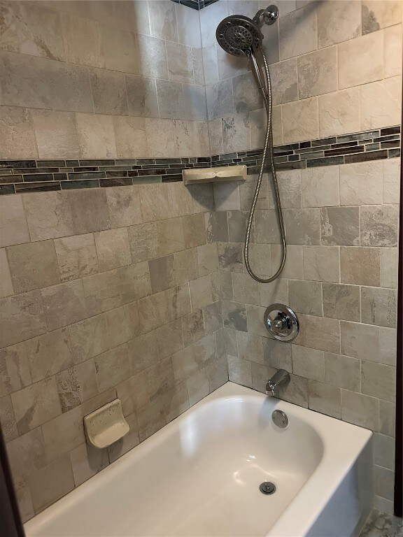 51 29th Avenue Dr SW unit 23, Cedar Rapids, IA 52404 - photo 7