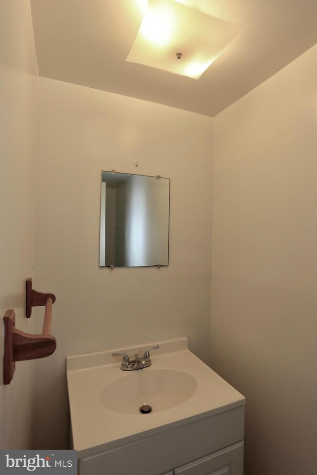 7920 Sharpsburg Ct, Manassas, VA 20109 - photo 7