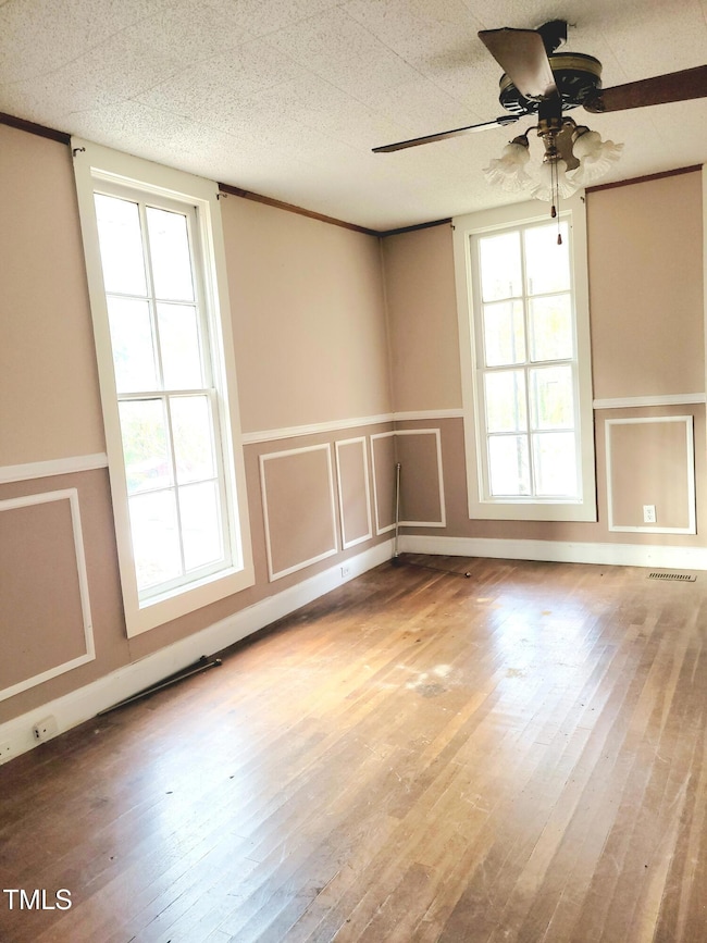 Liv Room -325 B