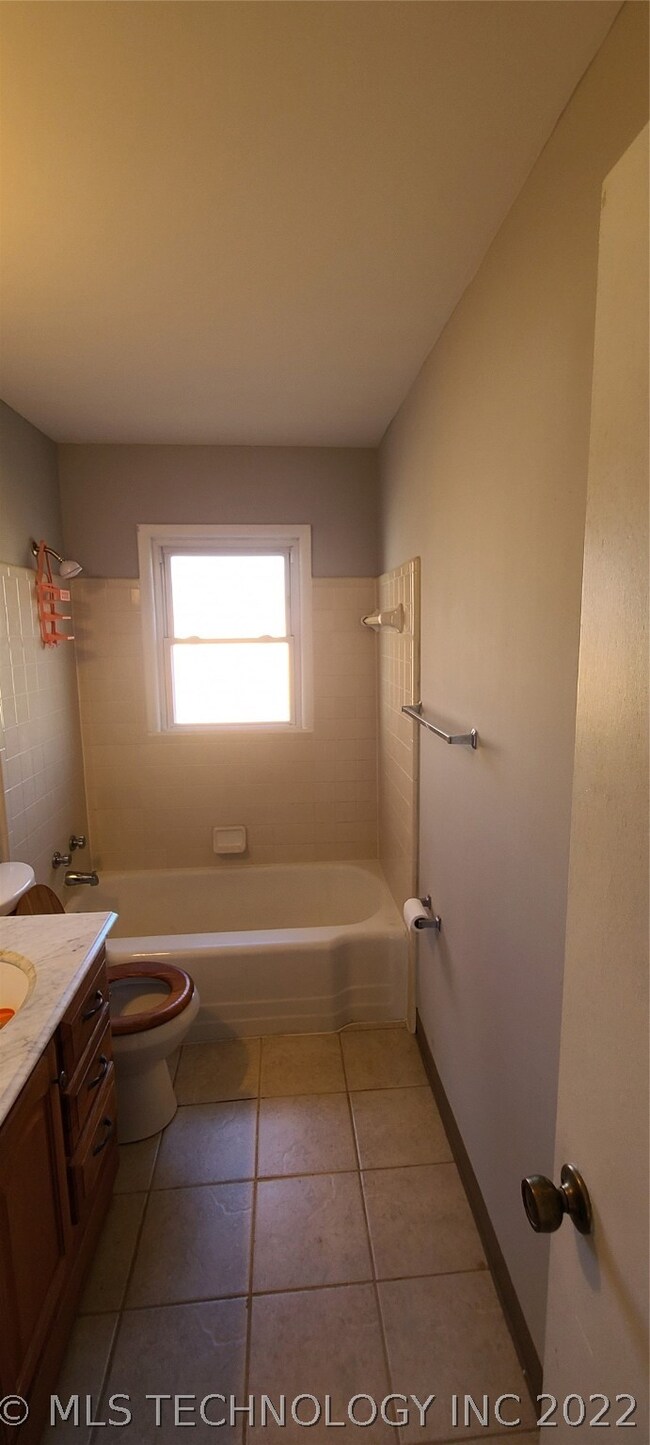 323 W Cherokee St, Sperry, OK 74073 - photo 7