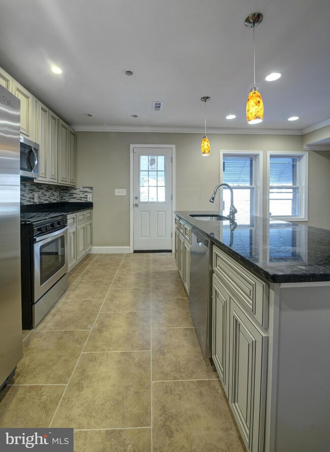 724 Allendale St, Baltimore, MD 21229 - photo 3