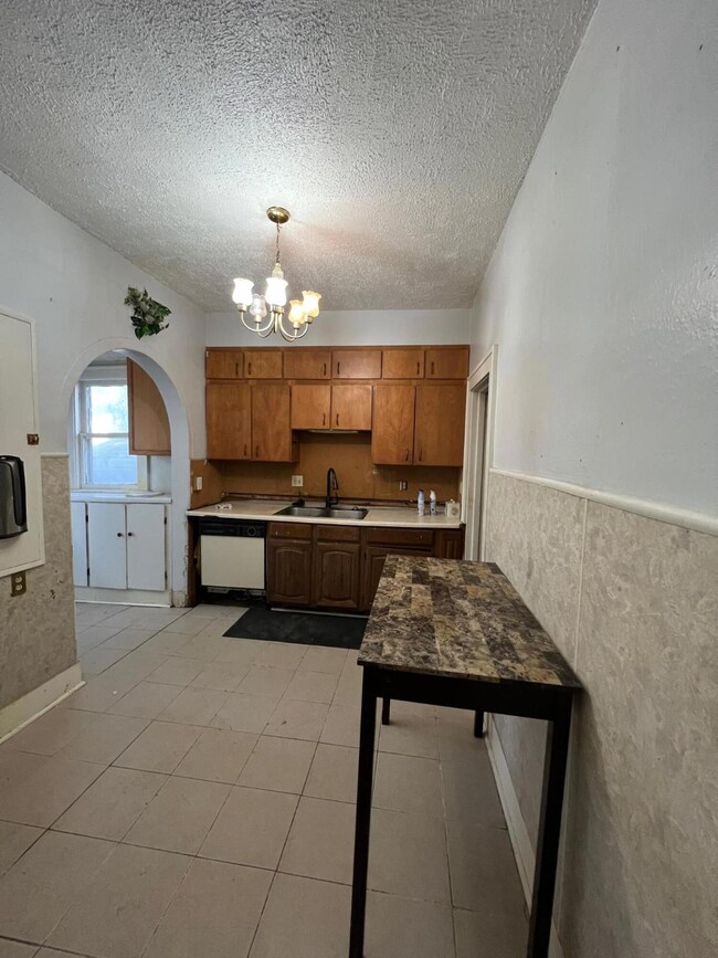 1028 5th Ave, Havre, MT 59501 - photo 6