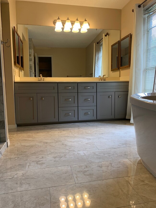 16035 Sweetwater Creek Dr, Houston, TX 77095 - photo 2