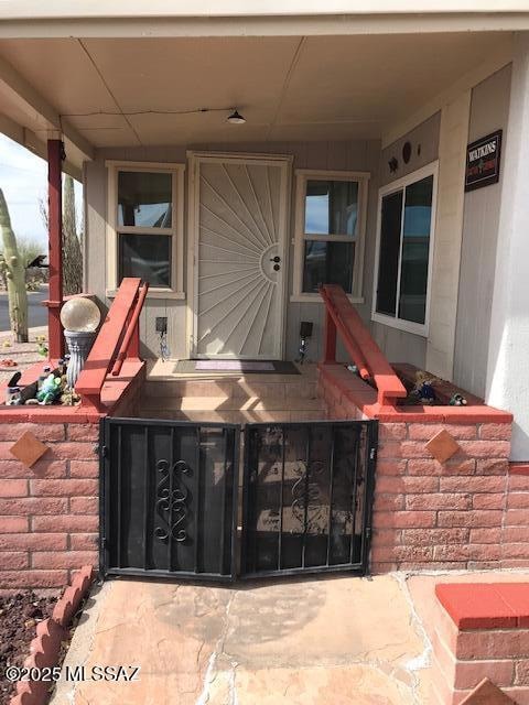 2920 Western Way Front Porch