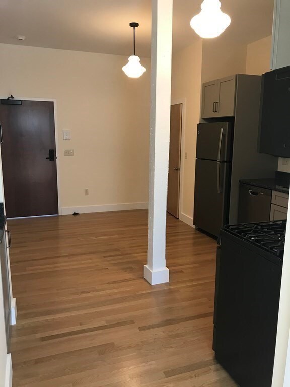 32 Masonic St unit 3, Northampton, MA 01060 - photo 7