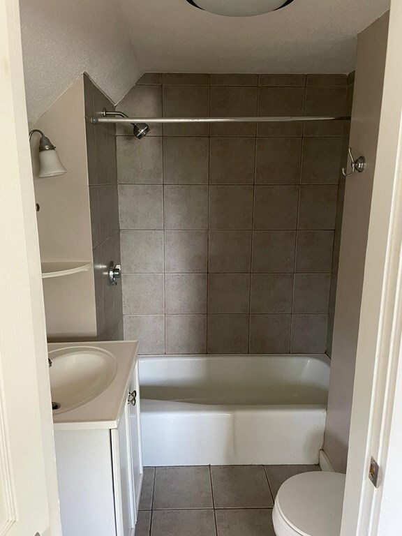 8 Elm St unit 2, Hudson, MA 01749 - photo 3