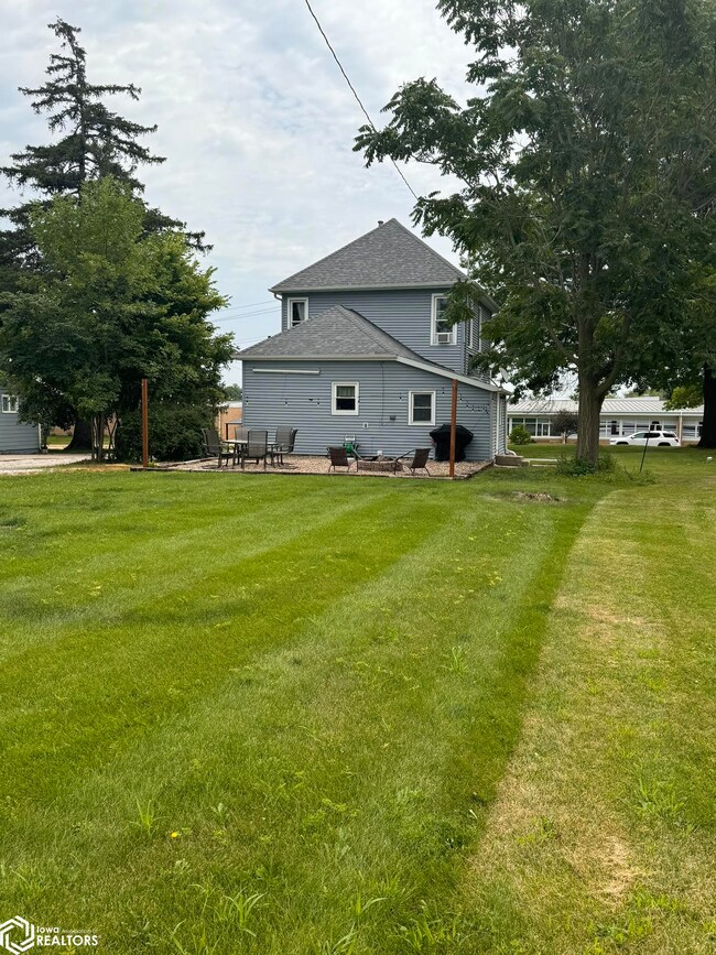 216 S Kossuth St, Osceola, IA 50213 - photo 5