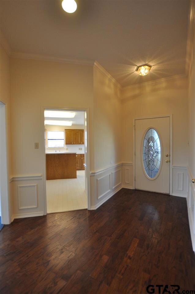 901 Derrick Ct, Tyler, TX 75703 - photo 2