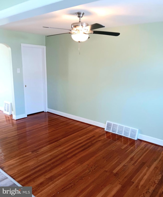 1027 Windsor Rd, Darby, PA 19023 - photo 5