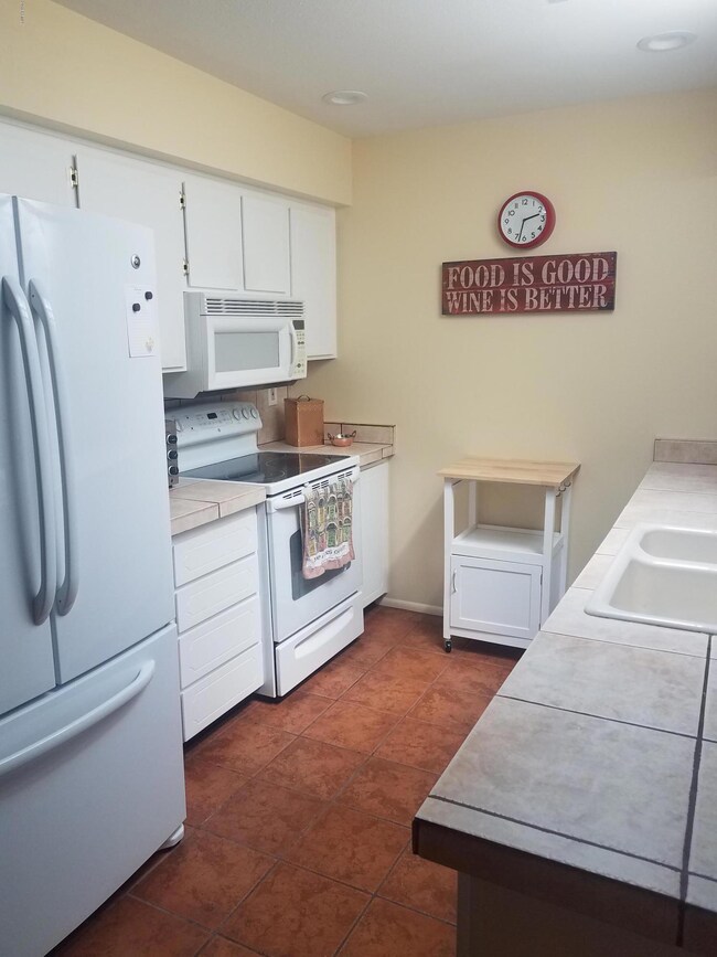 14215 N Newcastle Dr, Sun City, AZ 85351 - photo 6