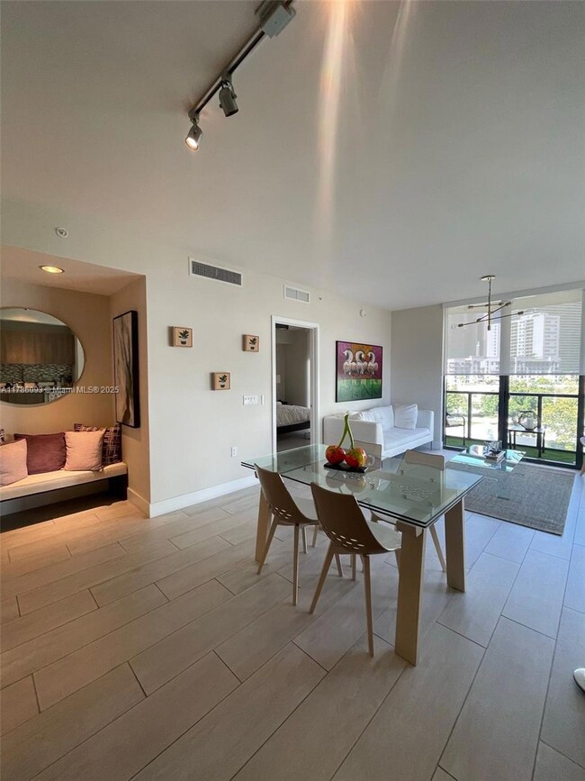 Cassa Brickell unit 607, Miami, FL 33129 - photo 4