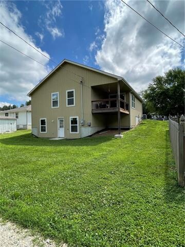 1009 N 4th St, Lansing, KS 66043 - photo 4