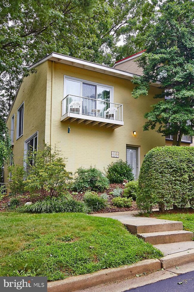 11445 Waterview Cluster, Reston, VA 20190 - photo 3