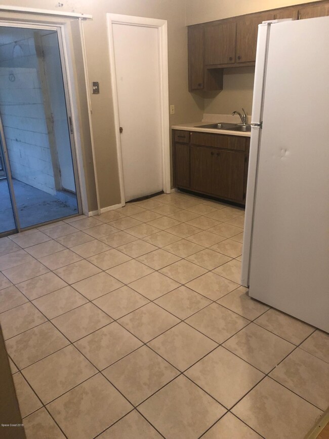 Eat-in Kitchen