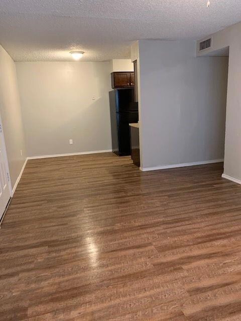 319 SE 3rd St unit 101, Grand Prairie, TX 75051 - photo 2