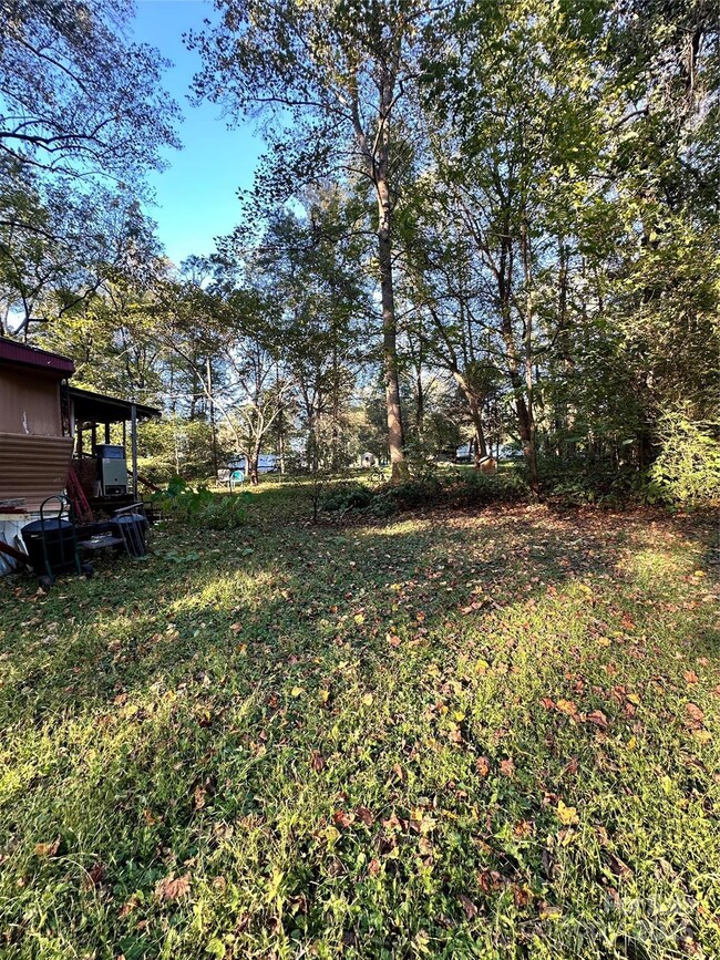 1361 Regal Oaks Ln, Clover, SC 29710 - photo 3