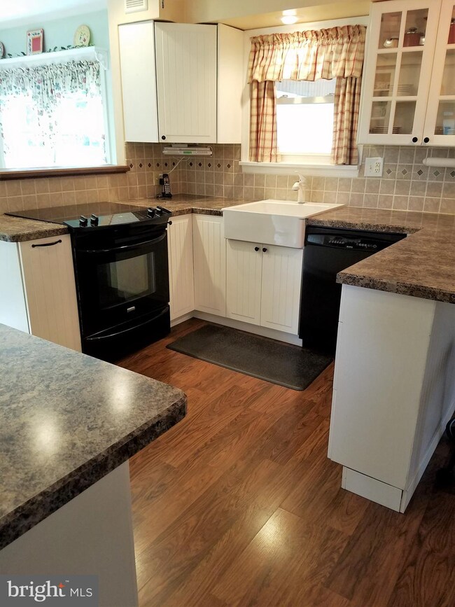 2004 Davis Dr, Norristown, PA 19403 - photo 7