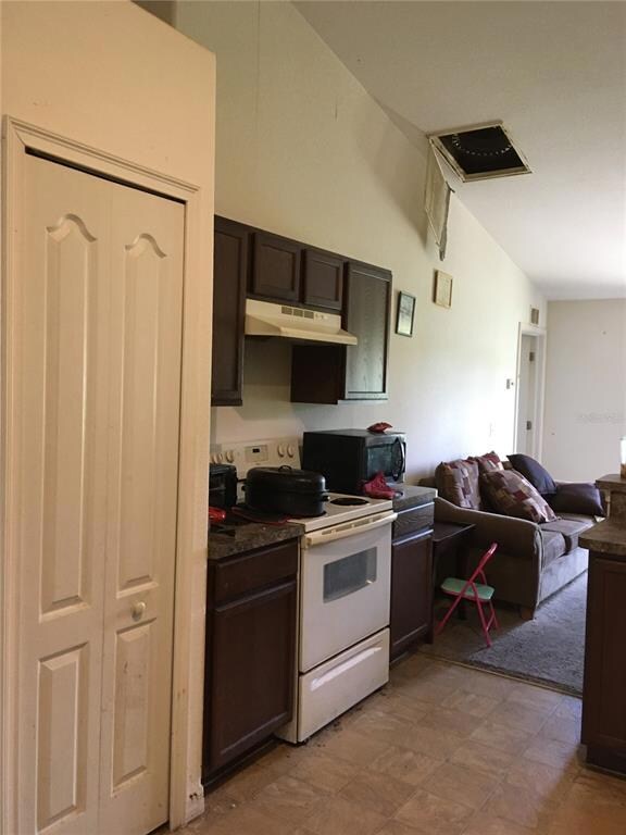 2157 Oakhurst Dr, Winter Haven, FL 33881 - photo 6