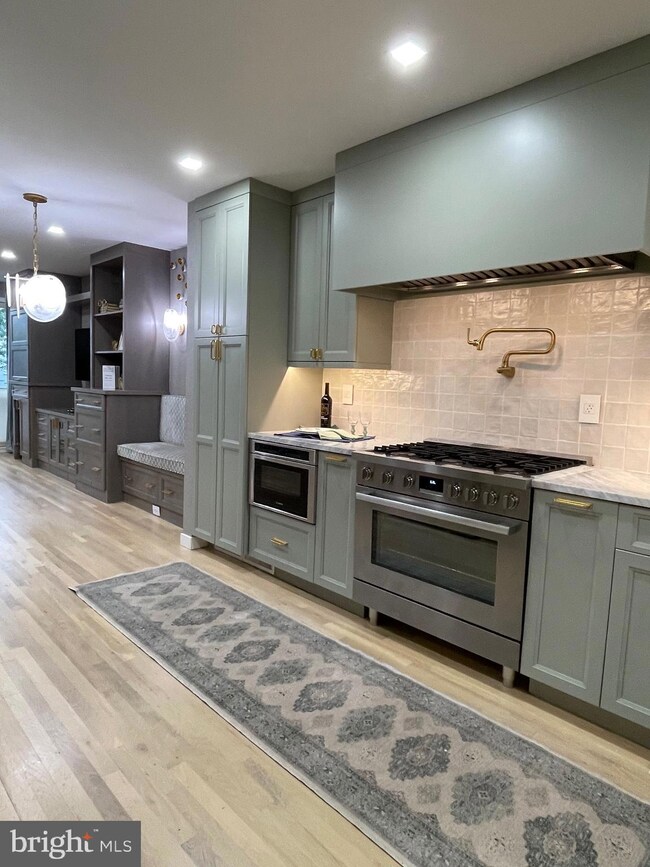 704 3rd St SW unit 121, Washington, DC 20024 - photo 2