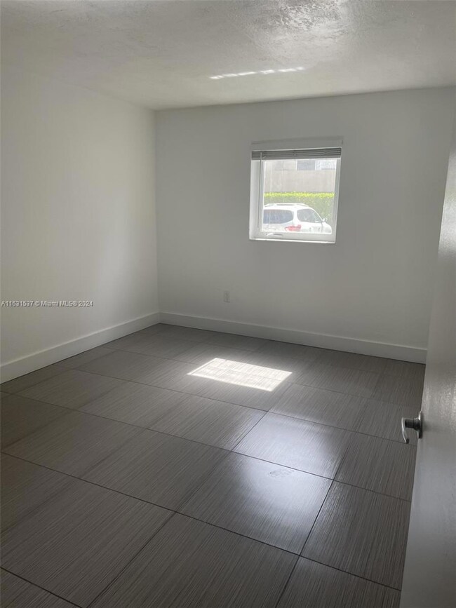 Living/dining area