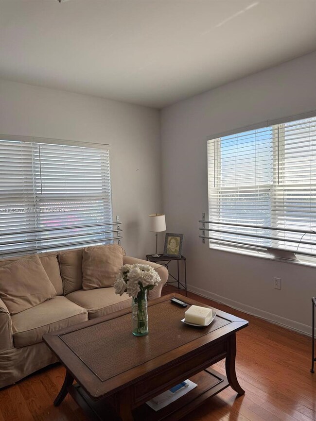 1542 Drexel Ave unit 301, Miami Beach, FL 33139 - photo 4