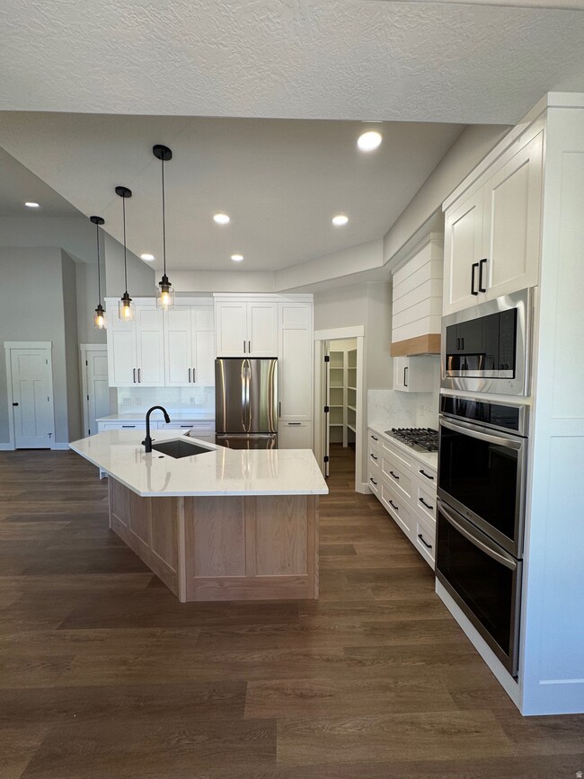 3323 1200 West St, Farr West, UT 84404 - photo 7